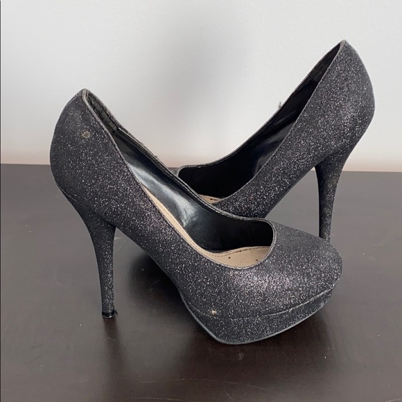 Sequined pumps 💓 - Picture 1 of 3